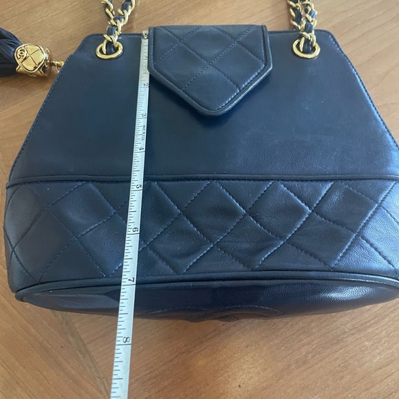 Vintage Chanel Leather Tassel Shoulder Bag- Navy Blue with 24K Gold Plated Chain - Picture 14 of 16